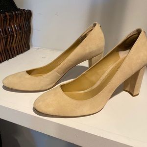 Beige size 11 pumps